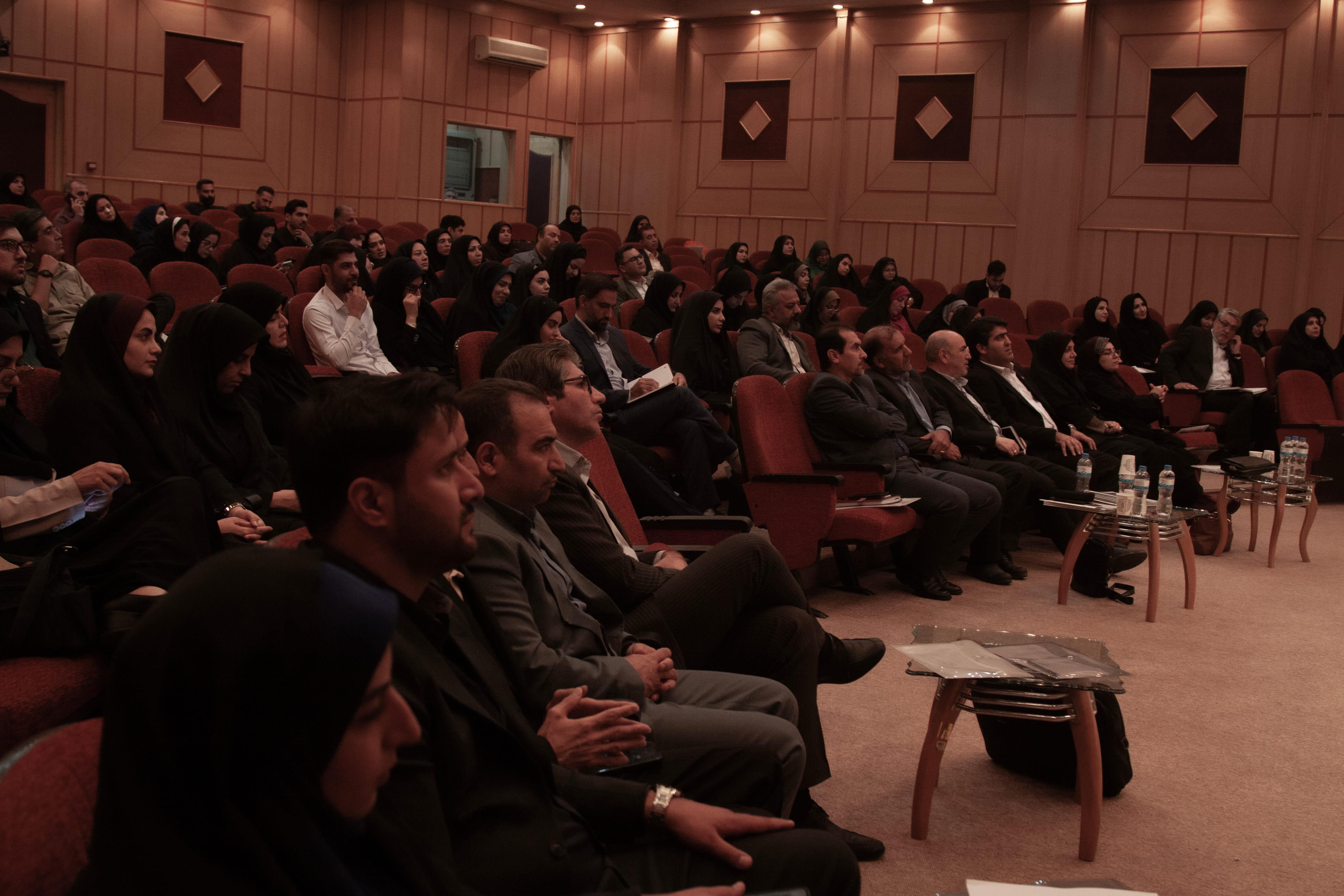 بیست‌وسومین نشست معاونان آموزش ابتدایی و نمایندگان مجلات رشد شهرستان‌های استان تهران در شرکت افست؛ ۱ شهریور ۱۴۰۵